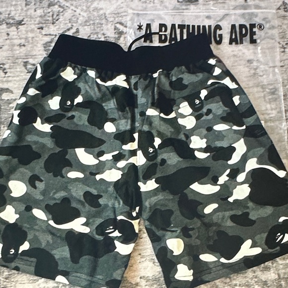 A Bathing Ape Men's Camouflage Athletic Shorts - Black - Picture 3 of 3